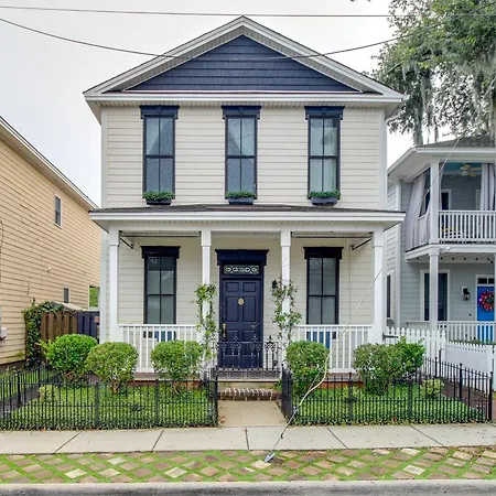Chic Thomas Square Home In Walkable Location!